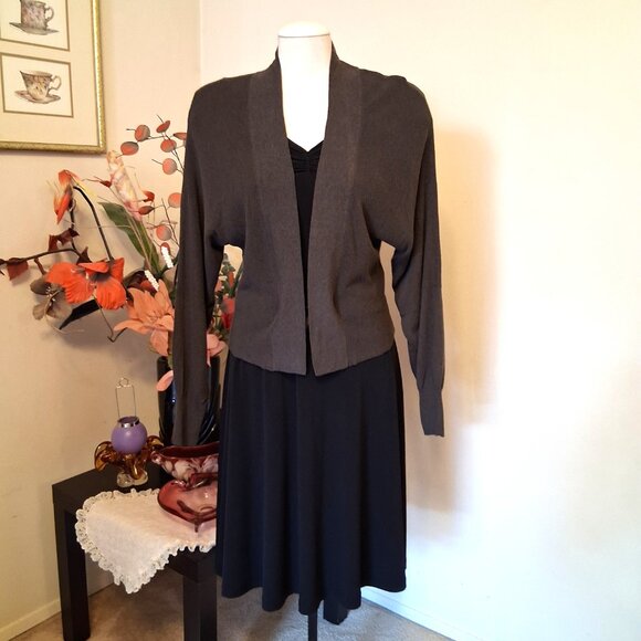 NWOT Woman's Stills Shrugs Batwing Sleeves Gray Cardigan Knitwear Sweater 6 S - Picture 4 of 10